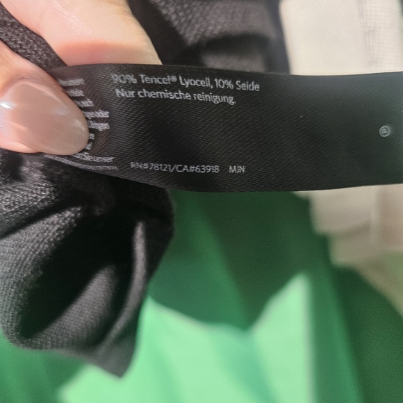 Eileen Fisher Boatneck Batwing Black and Cream Sweater Size Small 22 PTP - Picture 4 of 4